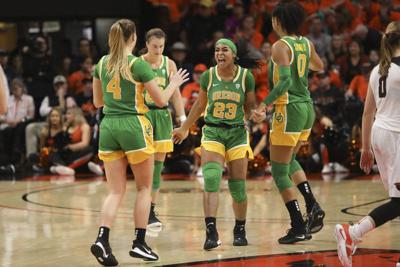 Ncaa Women Oregon Moves Up To No 3 In Ap Women S Basketball Poll