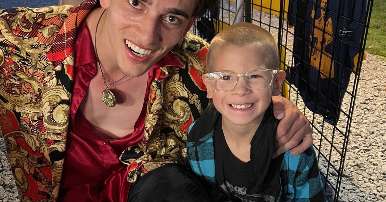 Young fan to see hero guitarist at Party at the Pines - Vimarsana News