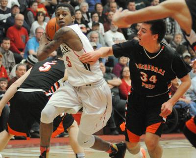 Foster Scores 33 To Lead Bulldogs Past Ramblers Sports