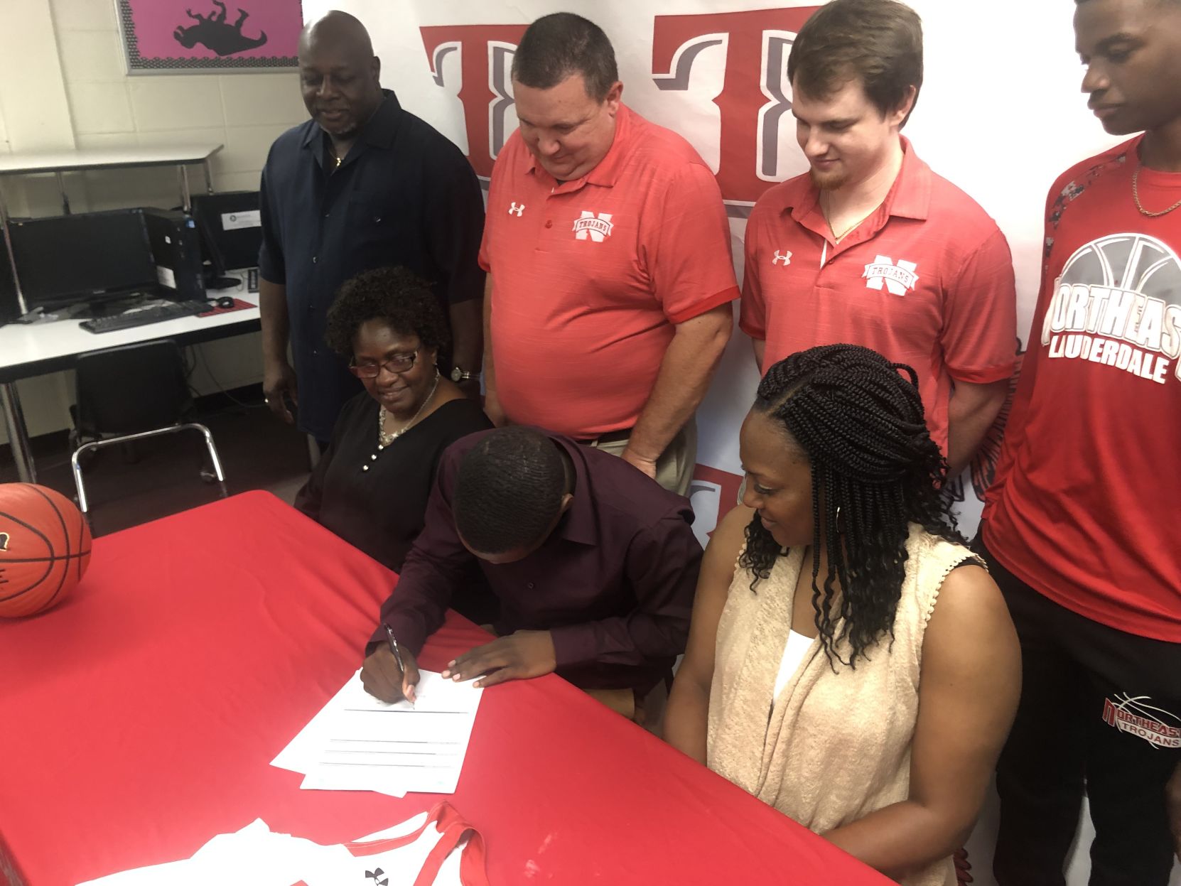 Northeast Lauderdale s Burton Hodges sign to continue athletic