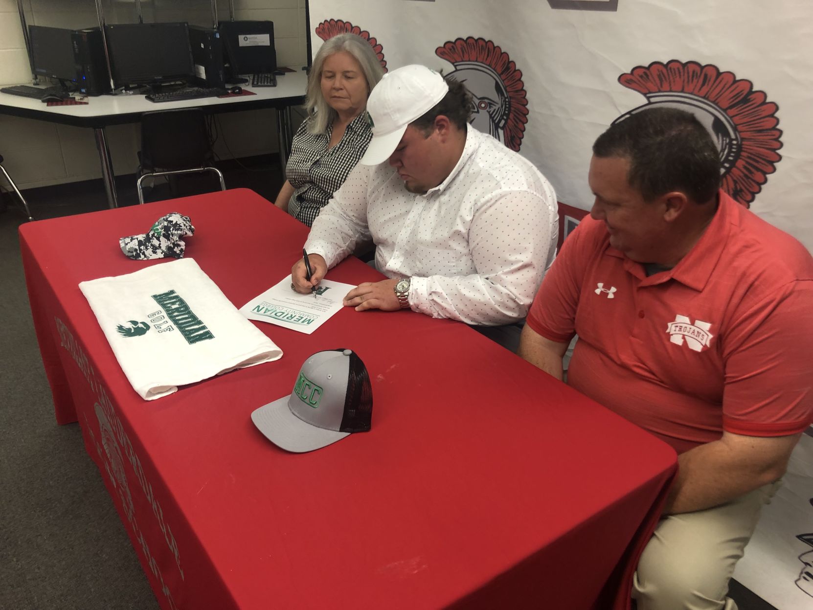 Northeast Lauderdale s Burton Hodges sign to continue athletic