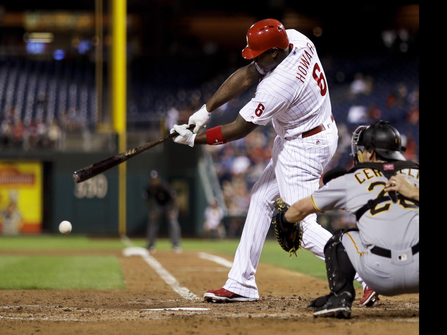 Ryan Howard signs minor league deal with Braves