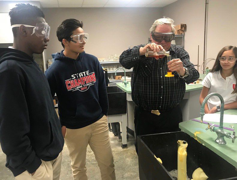 GOLDEN APPLE AWARD Lamar science teacher Danny Alexander connects