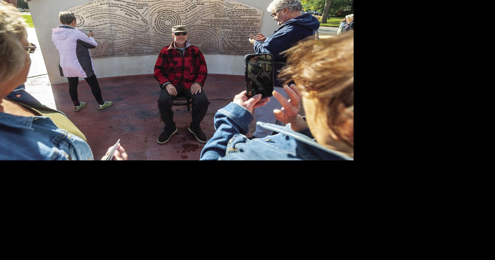 Crowd gathers for unveiling of Bob Dylan tribute | Local ...