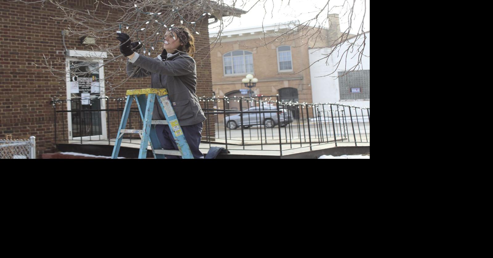 Bringing lights to Christmas returns to Chisholm Local