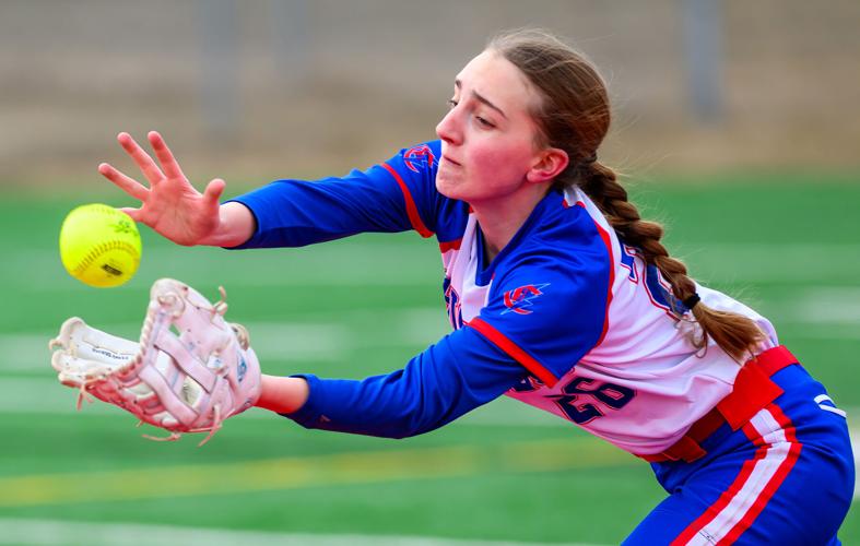 MIB-Chisholm Softball | Gallery | mesabitribune.com