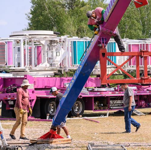 Setting Up Fair Rides Setting Up the Fair | Gallery | mesabitribune.com
