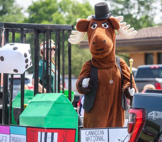 Hoyt Lakes Water Carnival Parade Gallery