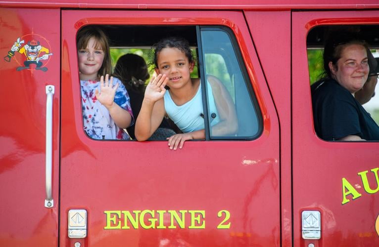 Hoyt Lakes Water Carnival Parade Gallery
