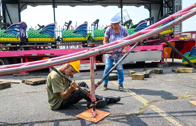 Setting Up Fair Rides Setting Up the Fair | Gallery | mesabitribune.com