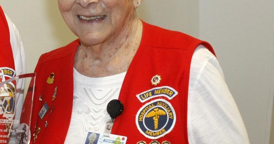 Esther Pearl Gift Obits