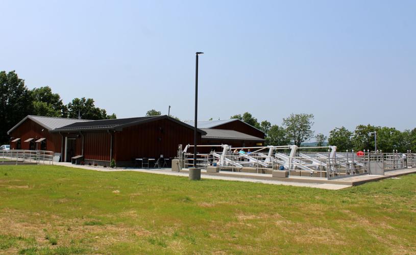 Leitchfield cuts ribbon for new water plant | Grayson County