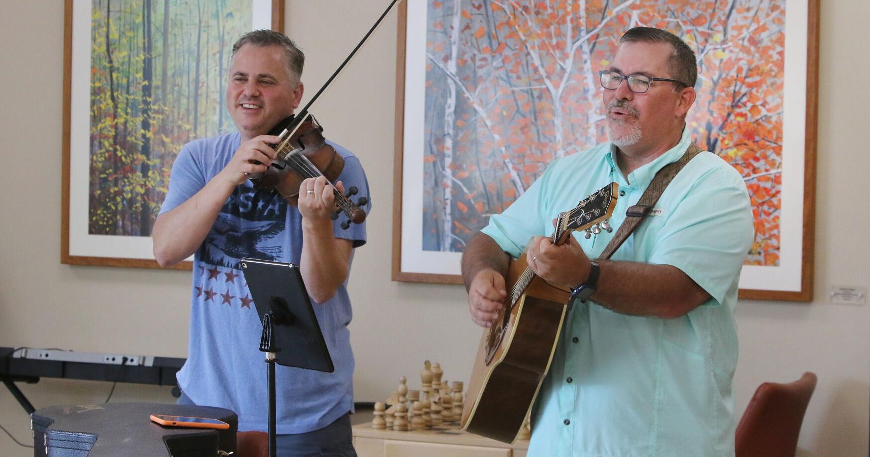 Smiles and songs: 'ROMP Around Town' returns for 2nd year - Vimarsana News