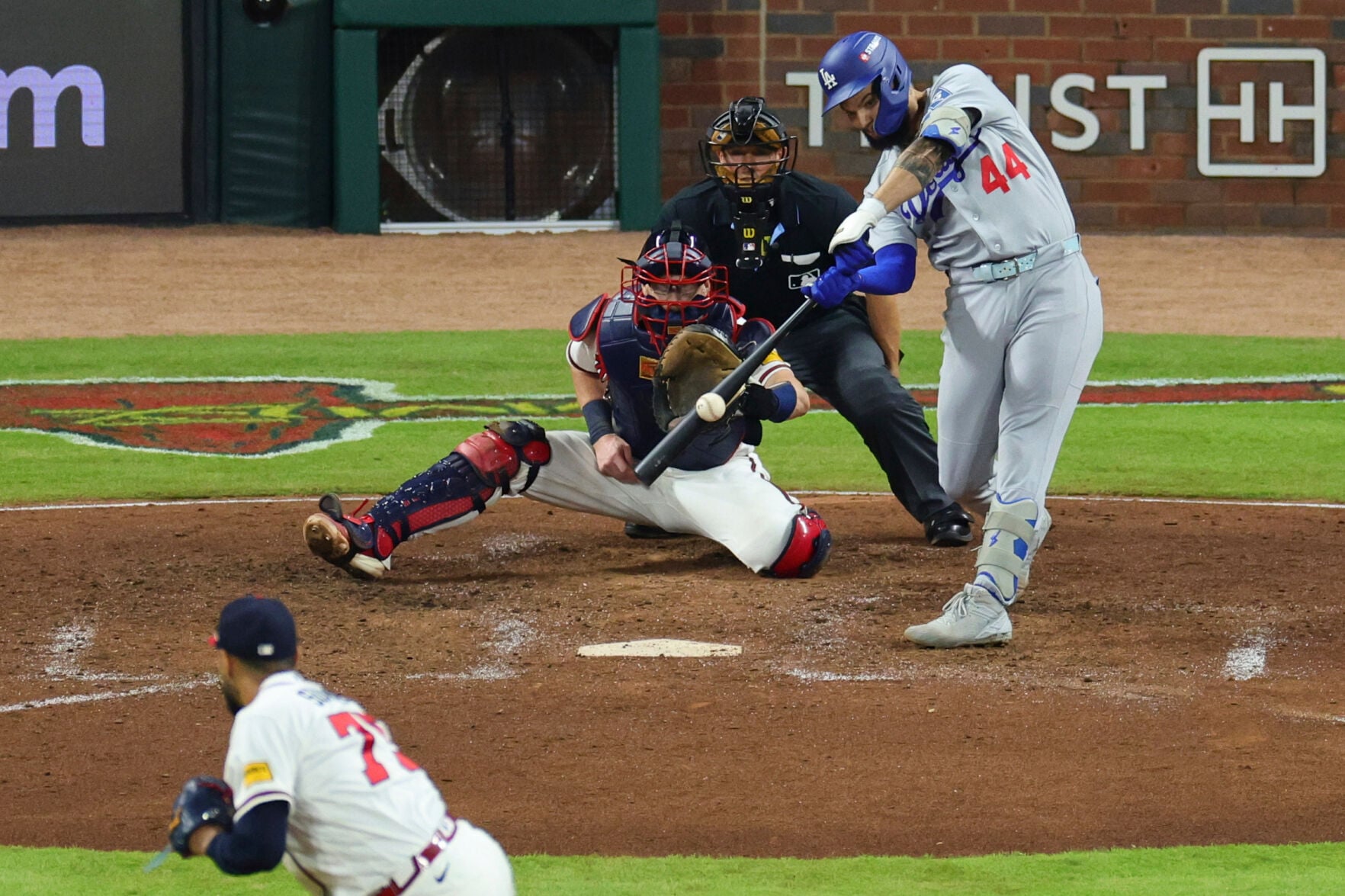 Pages delivers go-ahead single in 7th as Dodgers beat Braves 4-1 to ...