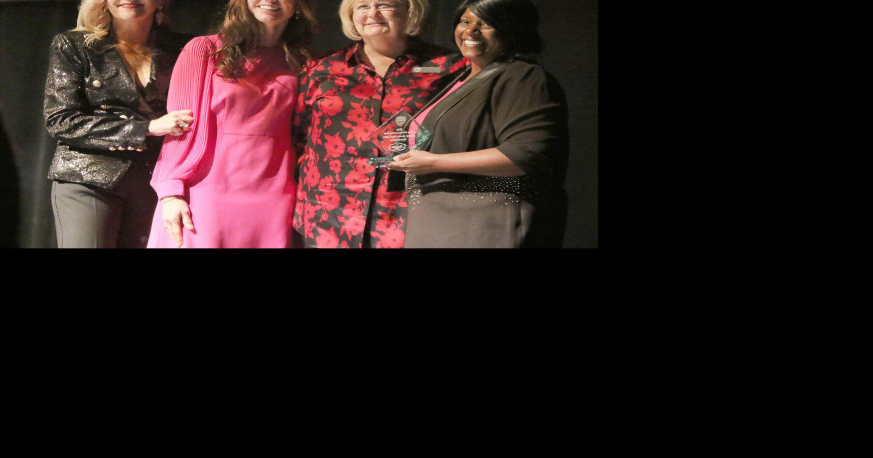 Chamber celebrates business, nonprofit leaders | News | messenger ...