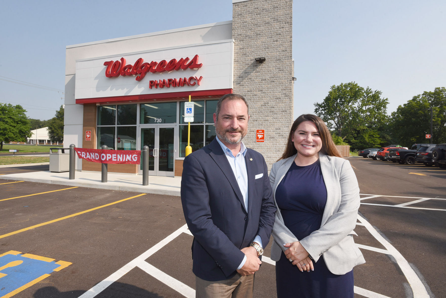 New smaller Walgreens opens in Calhoun Mclean County