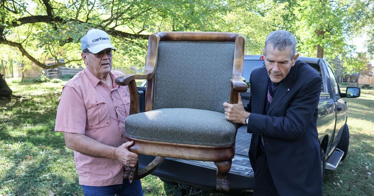 Clark donates 'Lincoln rocker' to Lincoln Pioneer Village and Museum ...