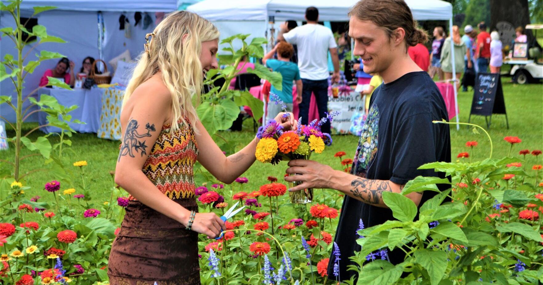 Colorful creations: Reid's Orchard debuts 'Sunset Flower Market Day' - Vimarsana News