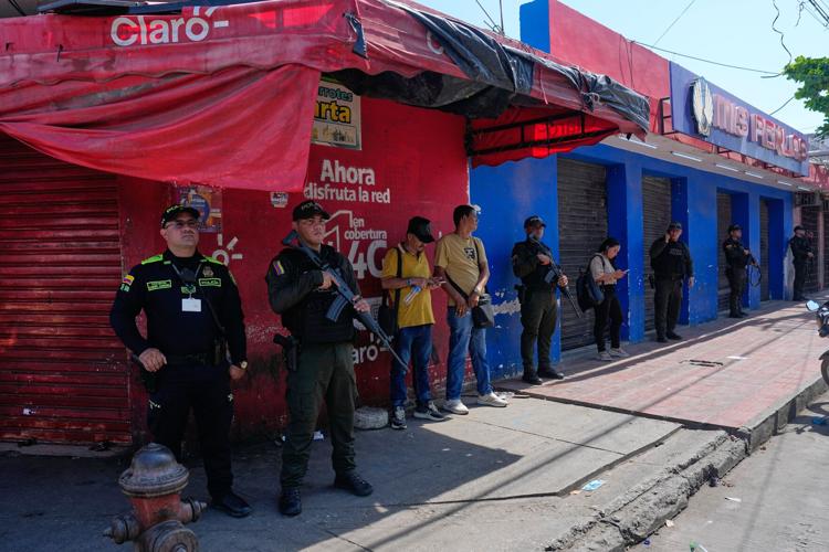Colombia's president sends troops to a Caribbean city after an outburst of violence | AP International News | messenger-inquirer.com