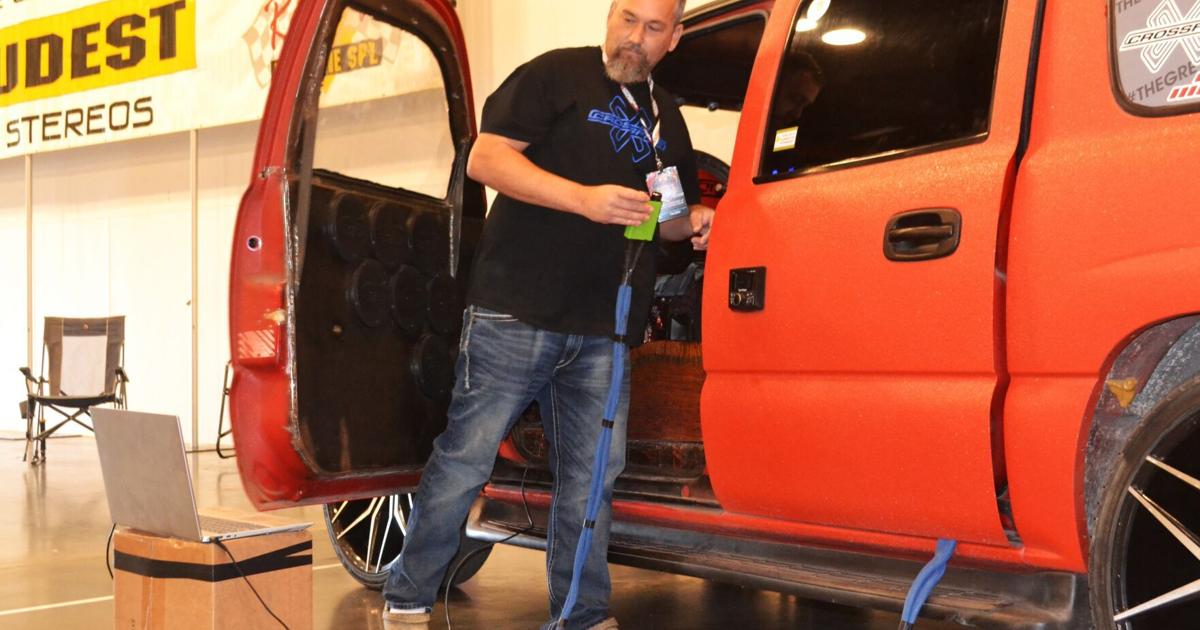 Db Drag Cranking the volume: dB Drag Racing World Finals celebrates 26 years ...