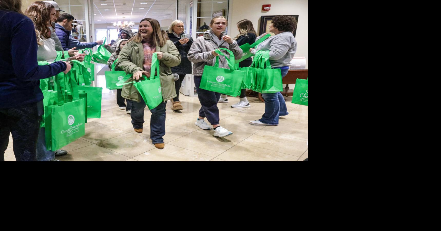Shoppers support local small businesses on Small Business Saturday ...