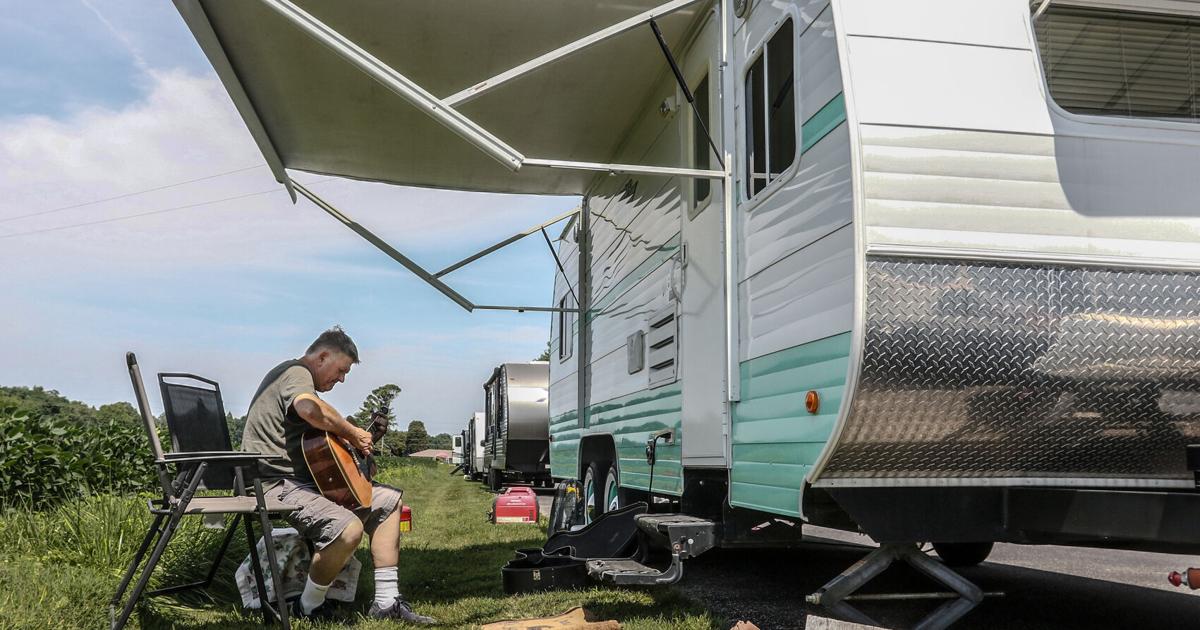 Passing the time: Campers arrive for 21st ROMP Festival | Local News ...