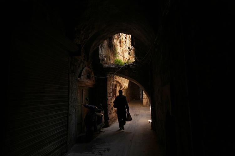 Houthis attack besieged city in Yemen and other top photos from the ...