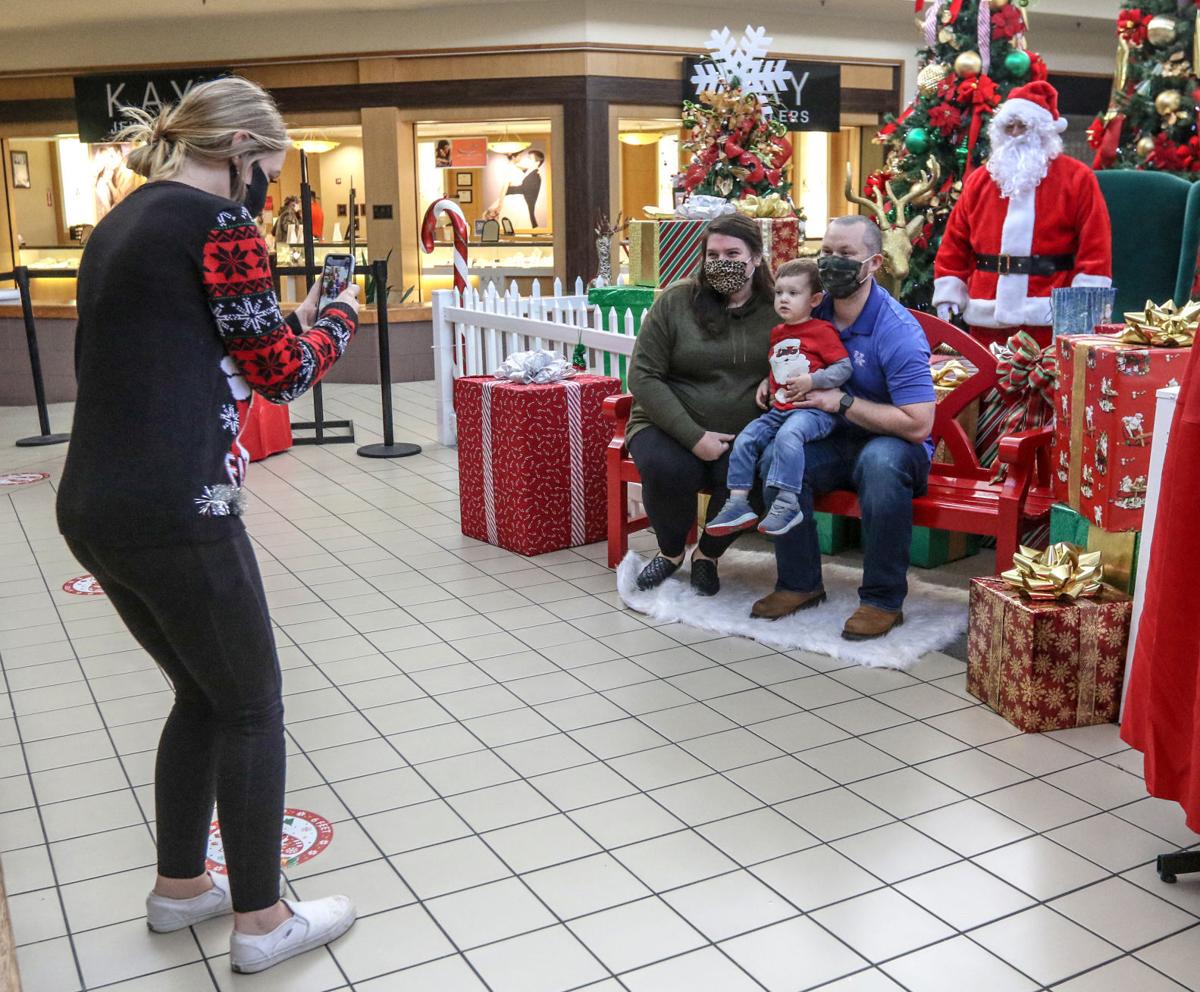 Tyrone Mall Christmas Day 2022 Santa Socially Distancing At Towne Square Mall | News |  Messenger-Inquirer.com