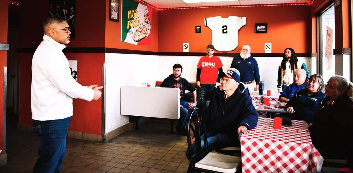 Del Mar Holds Campaign Stop in Metropolis