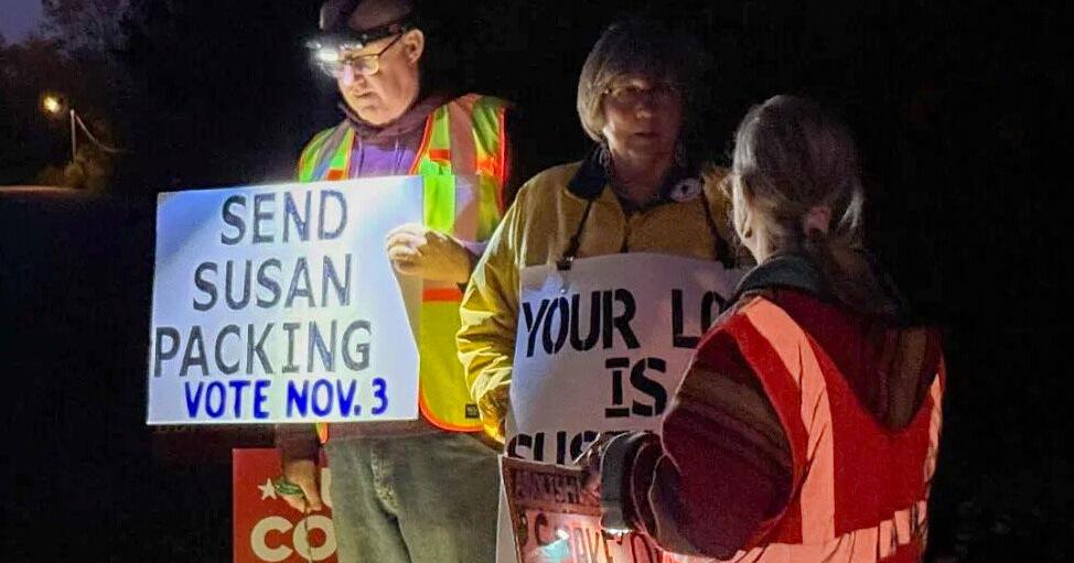 Citizens Protest Susan Collins Fundraiser at Samoset
