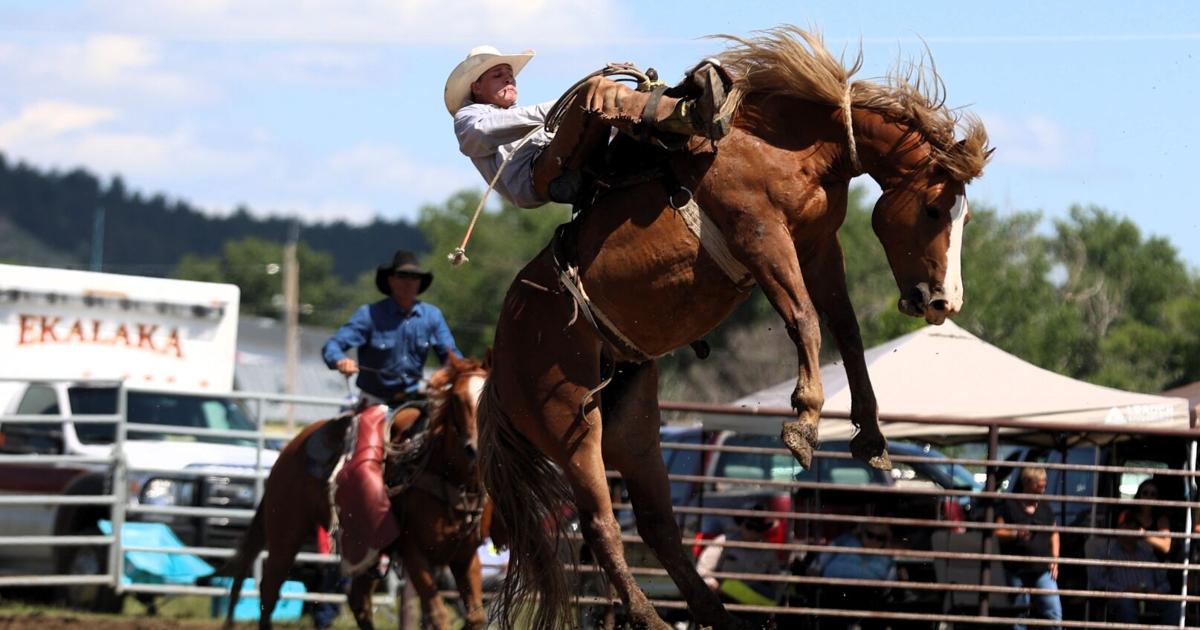 Ekalaka Ranch Locals ride in Ekalaka event | News | milescitystar.com