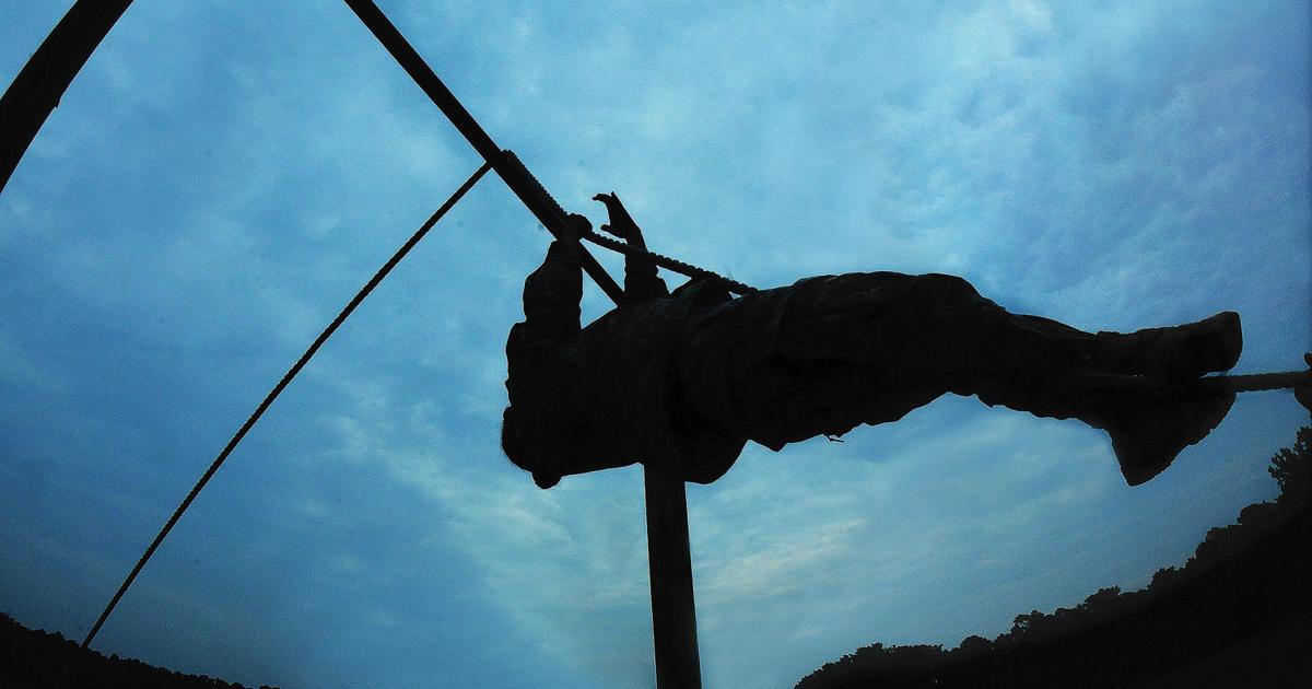 Rope Tricks: Ordnance Soldiers tackle obstacle course | Photos ...