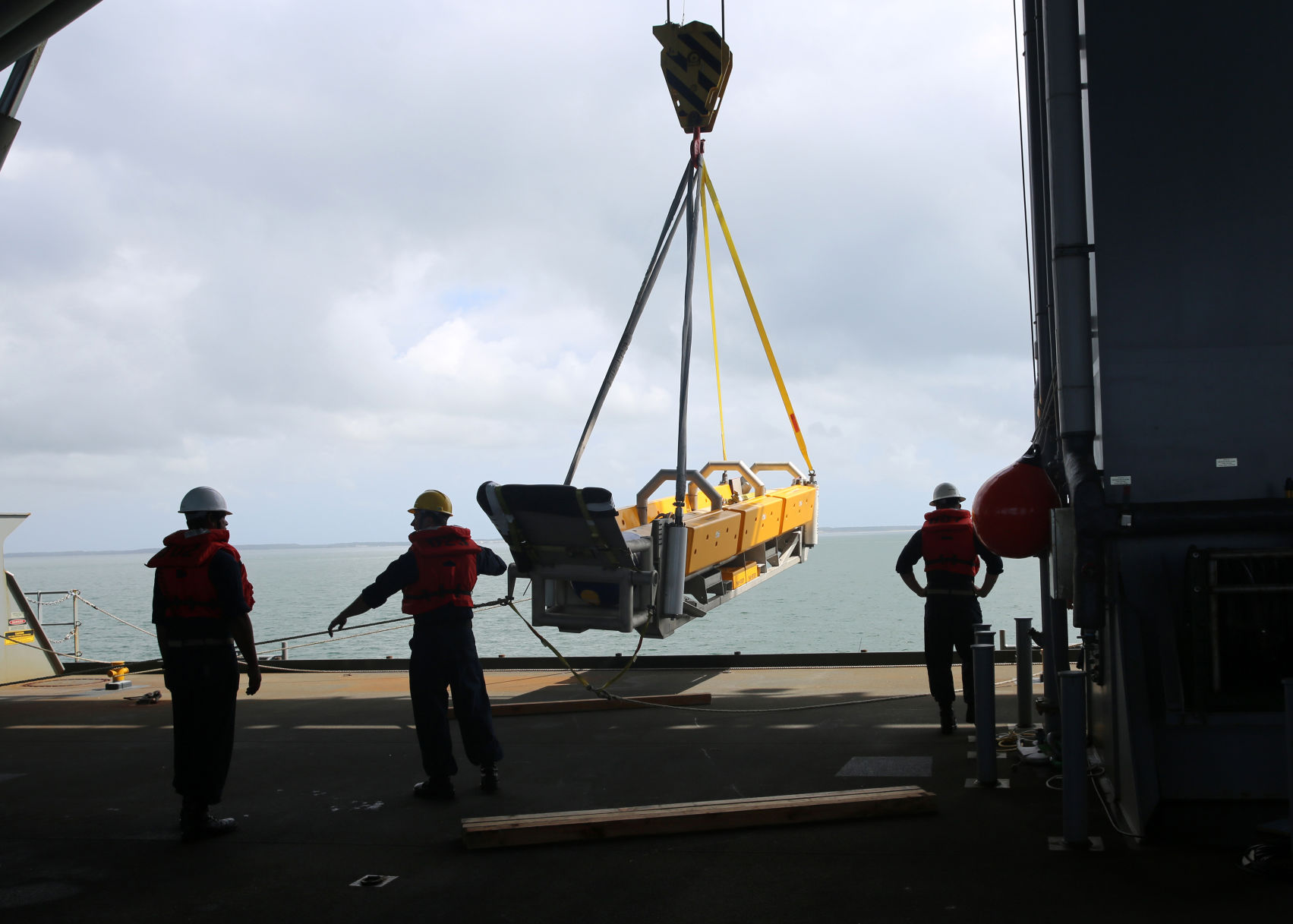 Navy tests Mine Countermeasures on USNS Hershel 'Woody' Williams