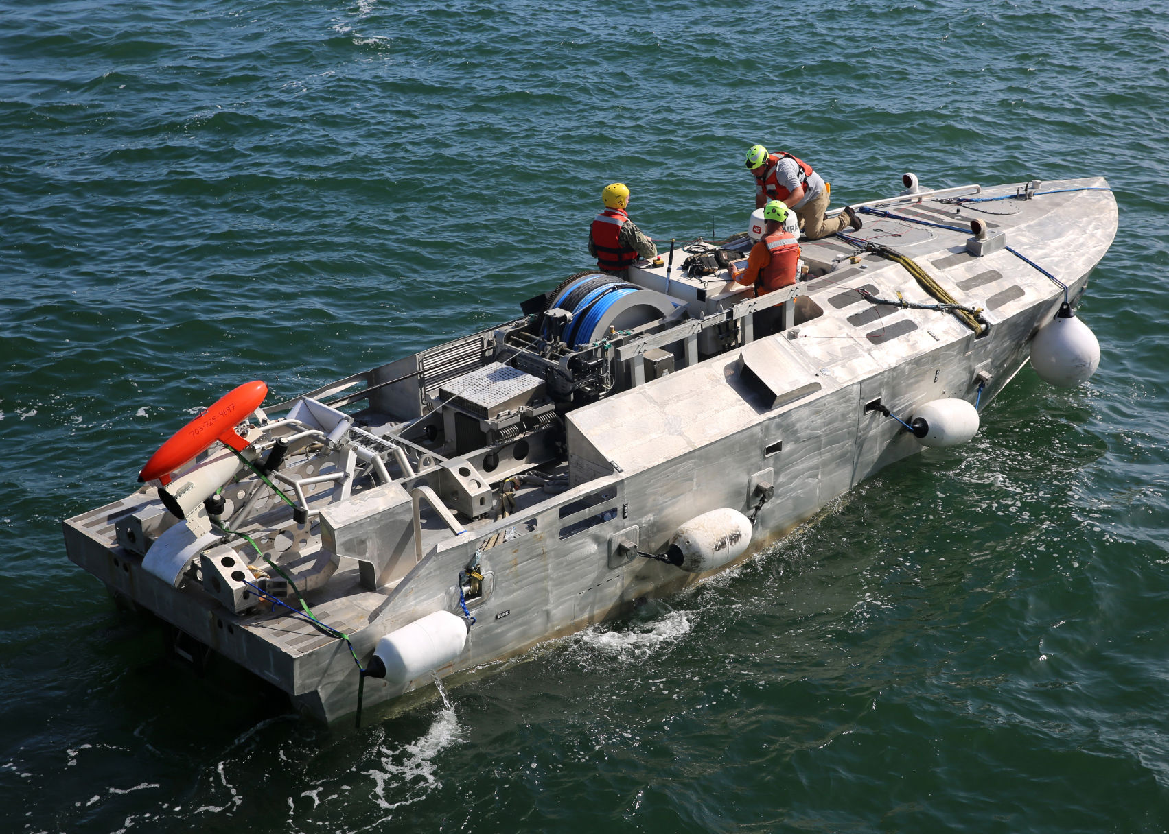 US.NAVY 潜水艦・スツール・アルミ製・米軍払下げ Navy tests Mine Countermeasures on USNS Hershel 'Woody' Williams