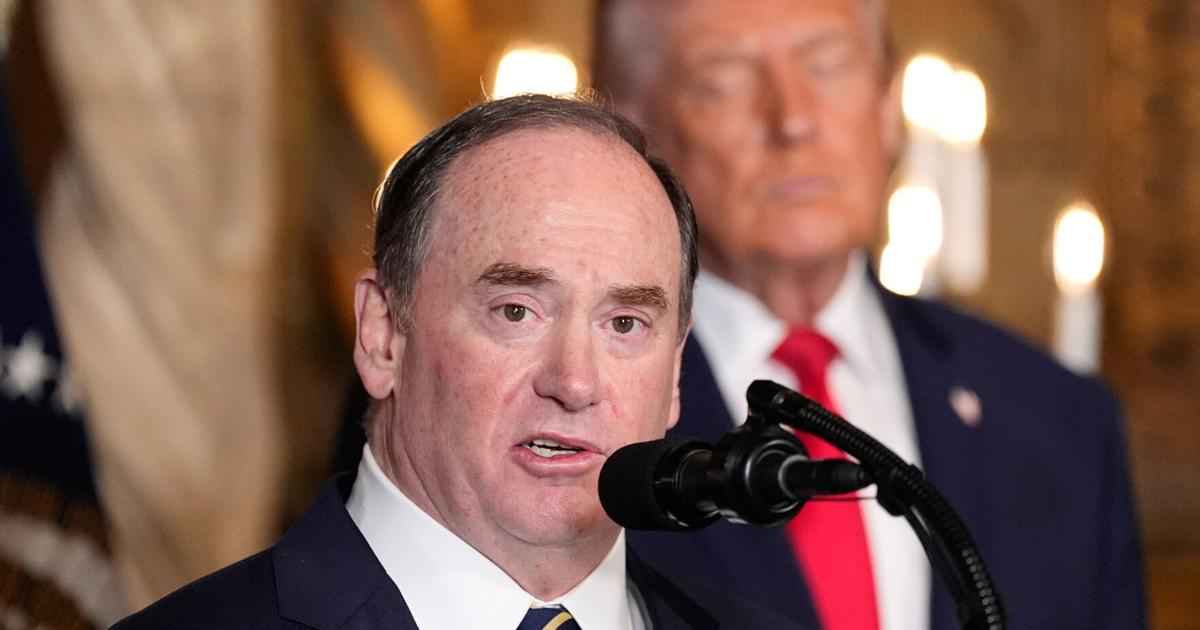 Sekretaris Angkatan Laut John Phelan Pergi dalam Kepergian Terbaru Pemimpin Pertahanan Puncak