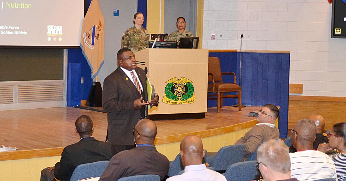 Performance Traid Army Civilians attend performance triad talk | Photos | militarynews.com