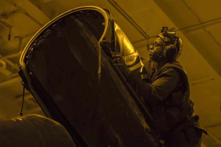 Underway with the Pukin' Dogs of VFA-143 | News | militarynews.com