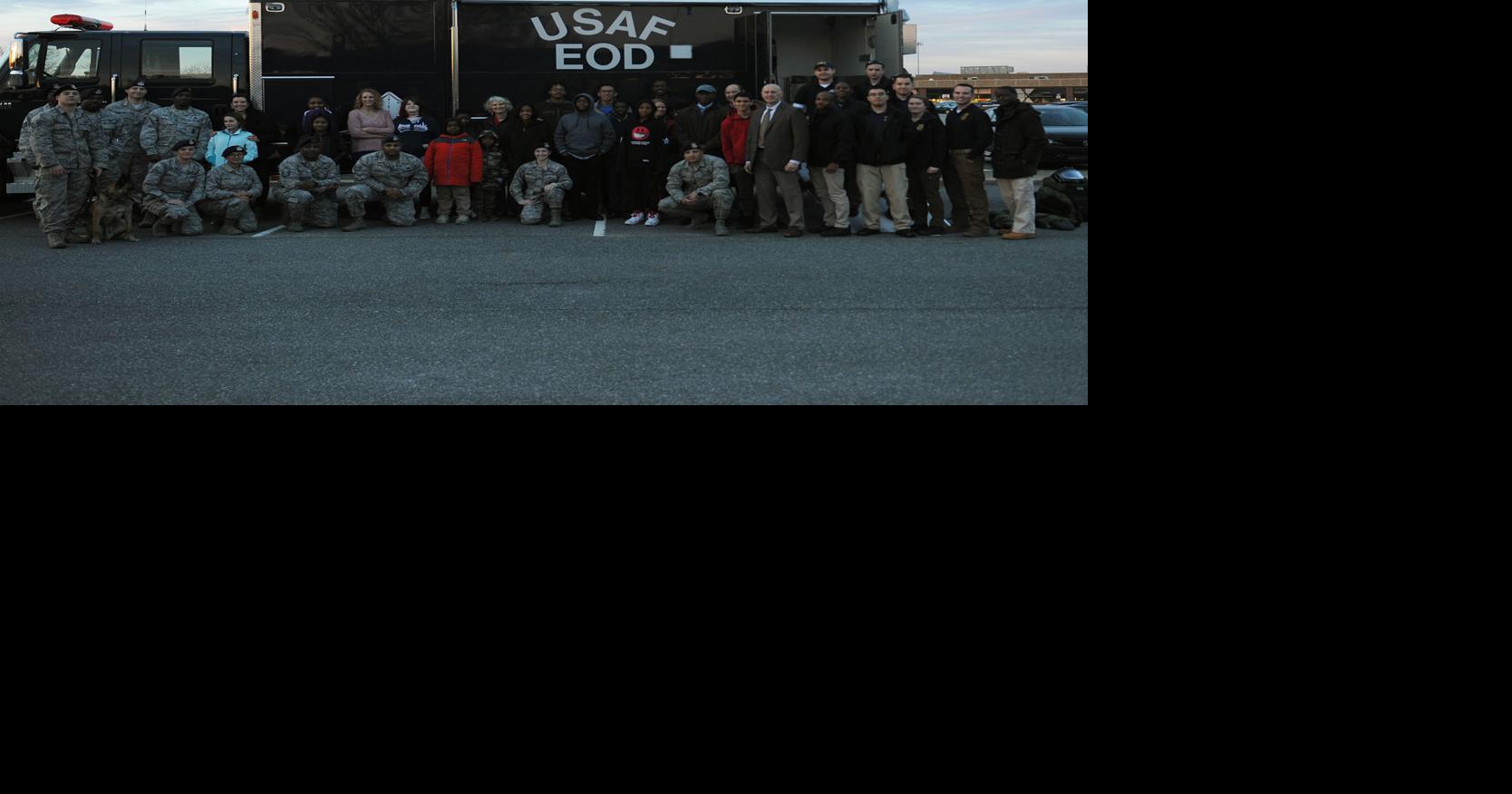 AFOSI mentors youth through “Shop with a Cop” | Peninsula-warrior ...