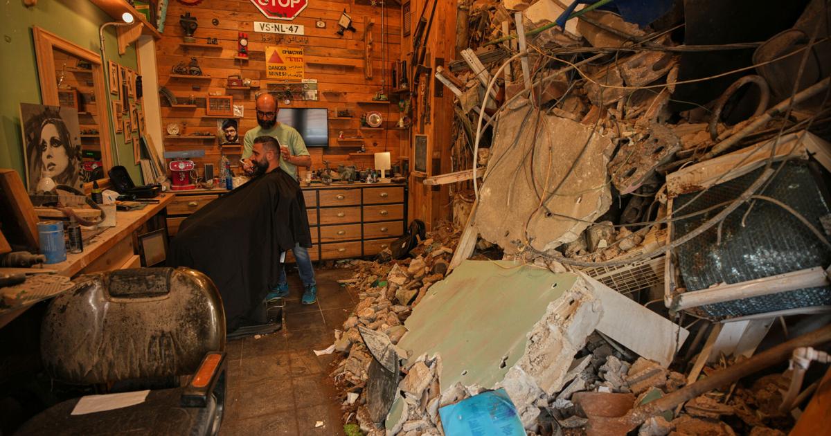 मैक्रॉन का कहना है कि लेबनान में शांति सैनिकों पर हमले में फ्रांसीसी सैनिक की मौत हो गई और 3 अन्य घायल हो गए