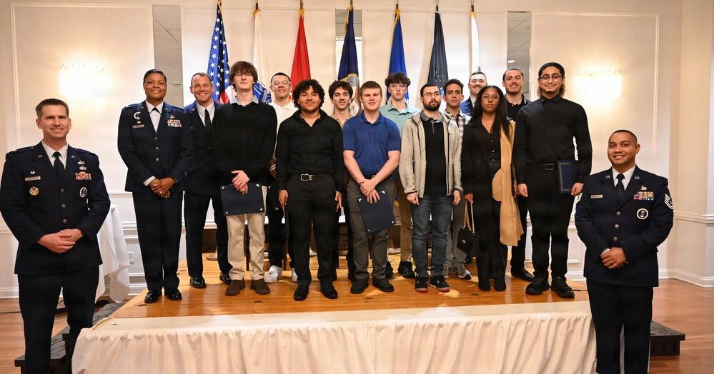 Pennsylvania’s first multi-service military signing ceremony honors 25 future service members