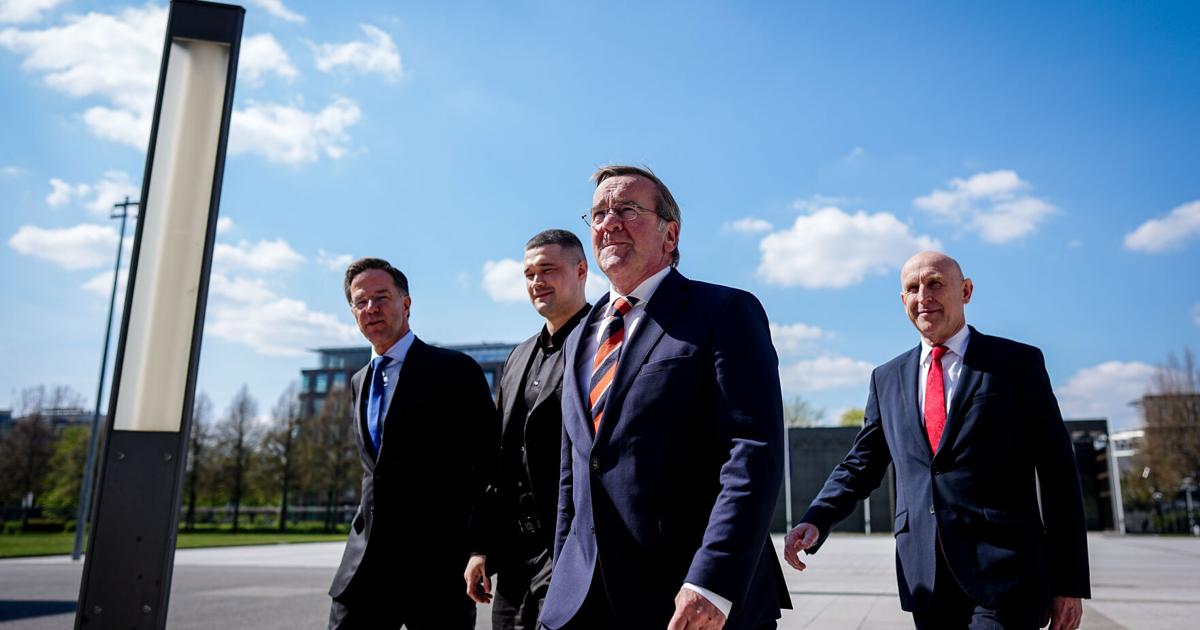 Трамп заявил, что США сократят количество войск в Германии «намного дальше», чем вывод 5000 человек