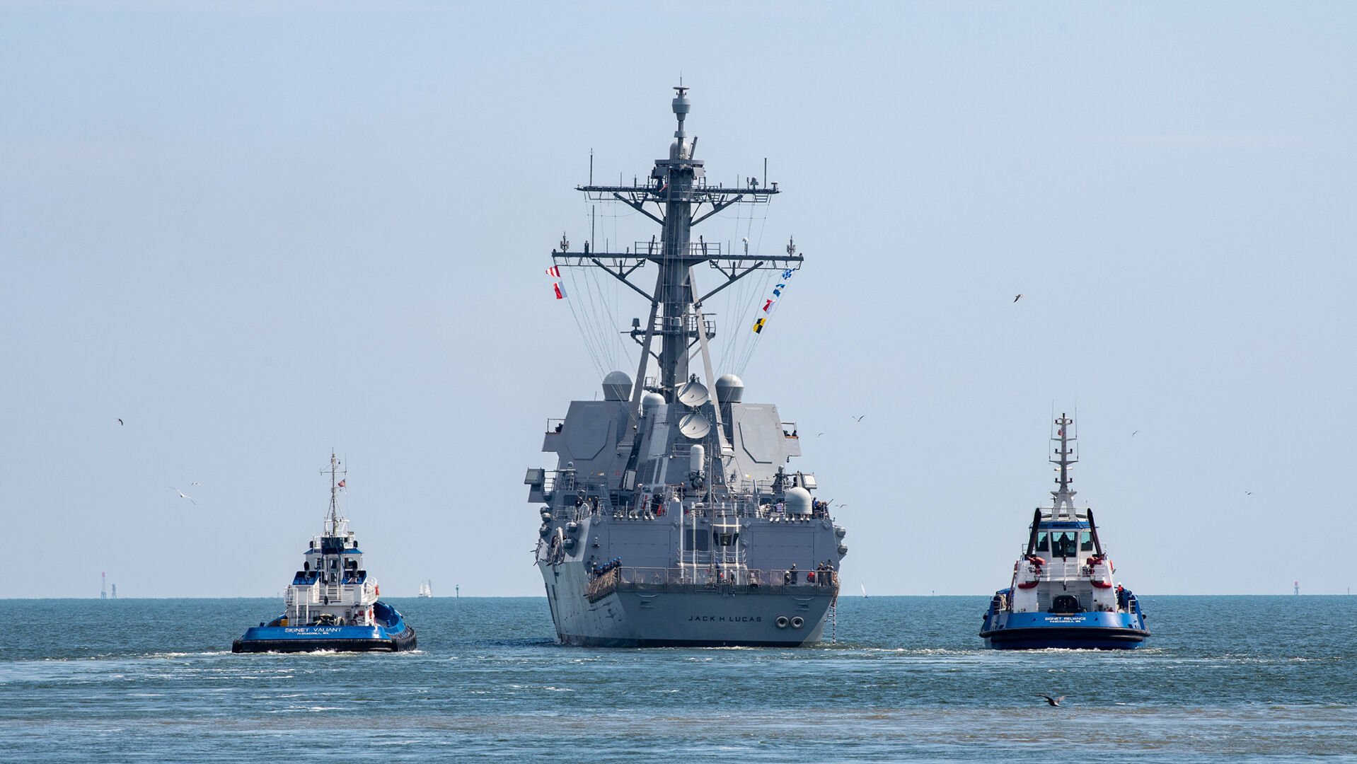 First Flight III ship, future USS Jack Lucas (DDG 125) sails away from  Ingalls | Quarterdeck | militarynews.com