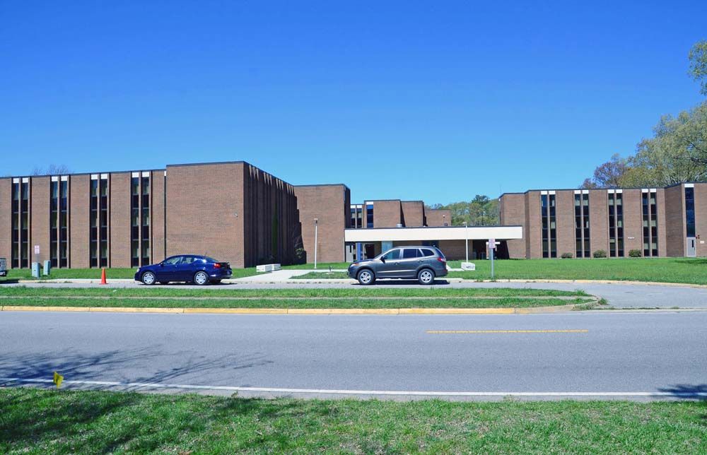 New barracks for enlisted Sailors officially open on NAS Oceana | News ...