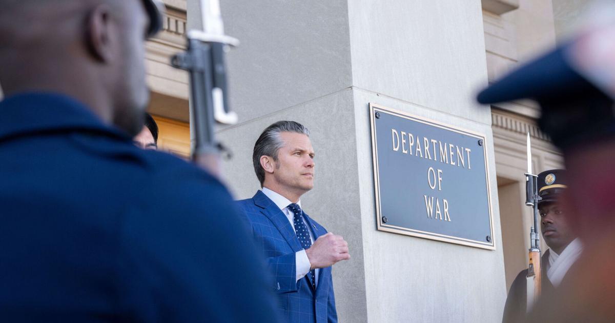 Bagaimana strategi pertahanan AS yang lama dan baru berbeda pada prioritas tradisional