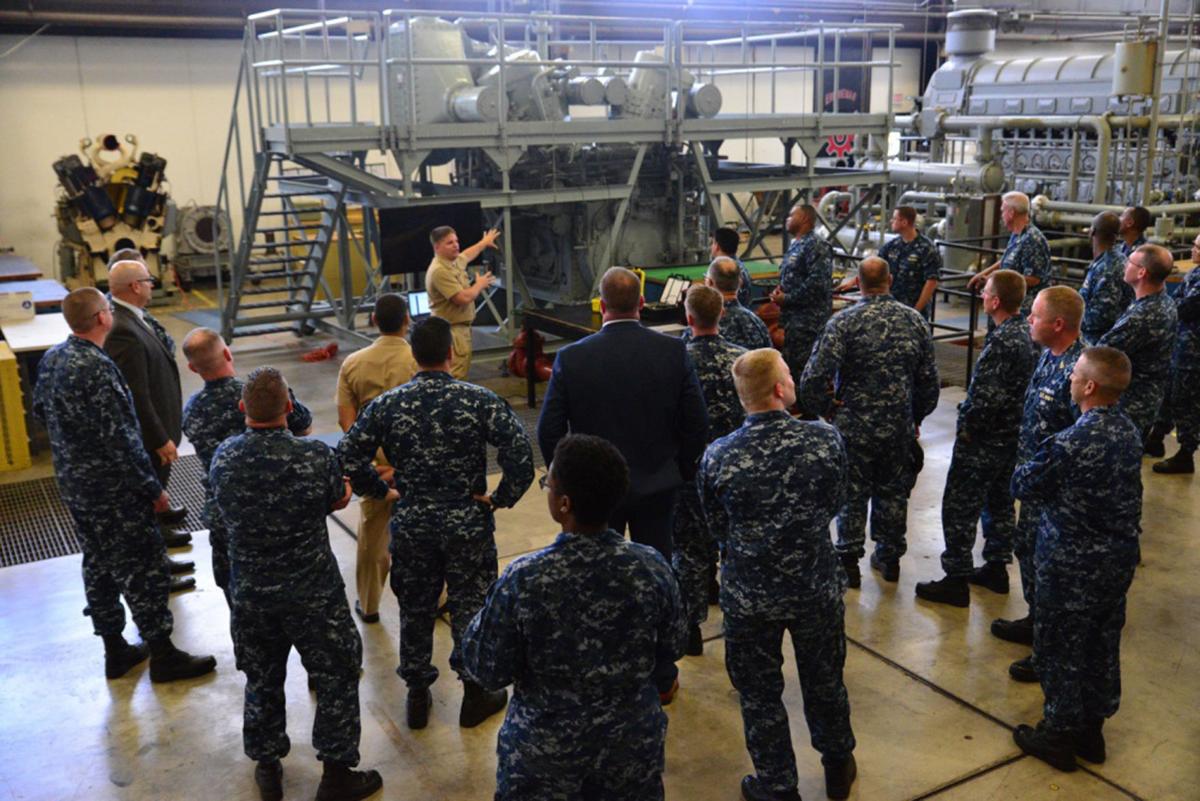 Swosu Great Lakes Hosts Navy Senior Engineer Leadership Quarterdeck Militarynews Com - mm leader uniform roblox