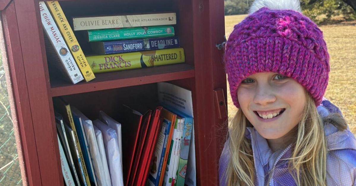 Pasukan Pramuka Wanita 1993 Menghidupkan Kembali Perpustakaan Komunitas untuk Mendukung Keluarga Militer di Virginia Beach