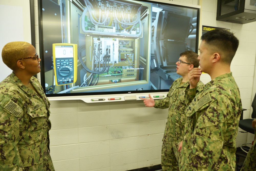 New simulator at GSE "C" school offers right training at the right time Norfolk Navy Flagship
