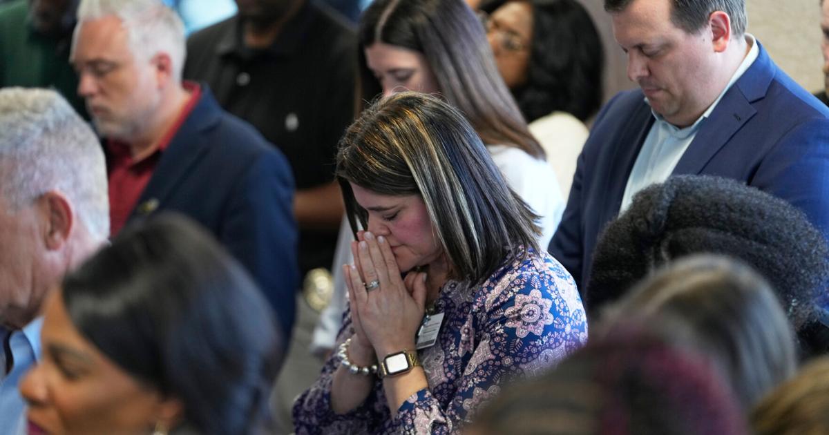 एक व्यक्ति द्वारा 8 बच्चों की हत्या के बाद लुइसियाना समुदाय यह समझने के लिए संघर्ष कर रहा है