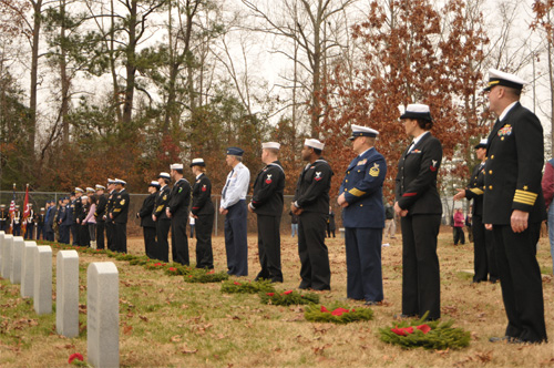Wreaths Across America honors veterans at Suffolk cemetery | Norfolk ...