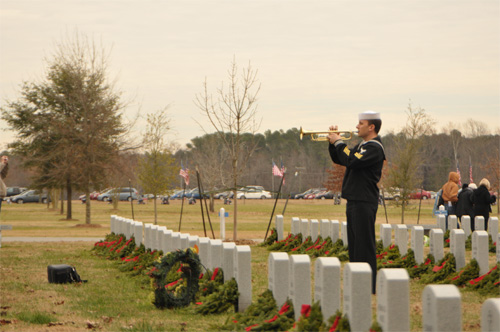 Wreaths Across America honors veterans at Suffolk cemetery | Norfolk ...